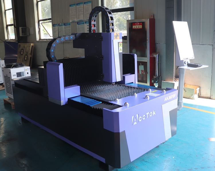 Fiber Laser Cutter Machine 150 - огляд і ціна Fiber Laser Cutter 1500W Metal