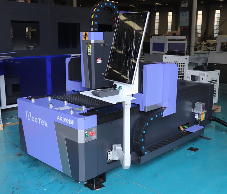 Fiber Laser Cutter Machine 150 - огляд і ціна Fiber Laser Cutter 1500W Metal